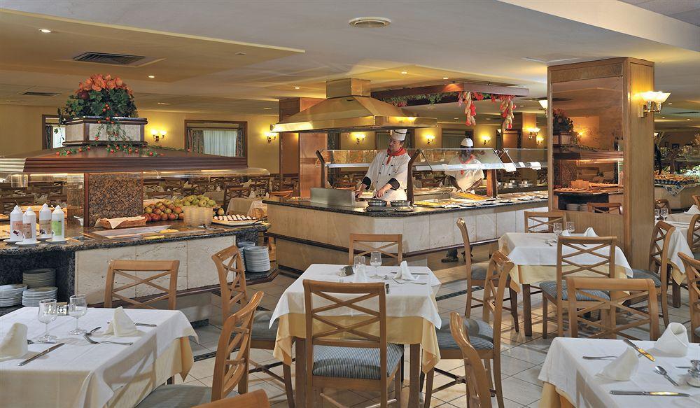 Globales Santa Ponsa Park Otel Restoran fotoğraf